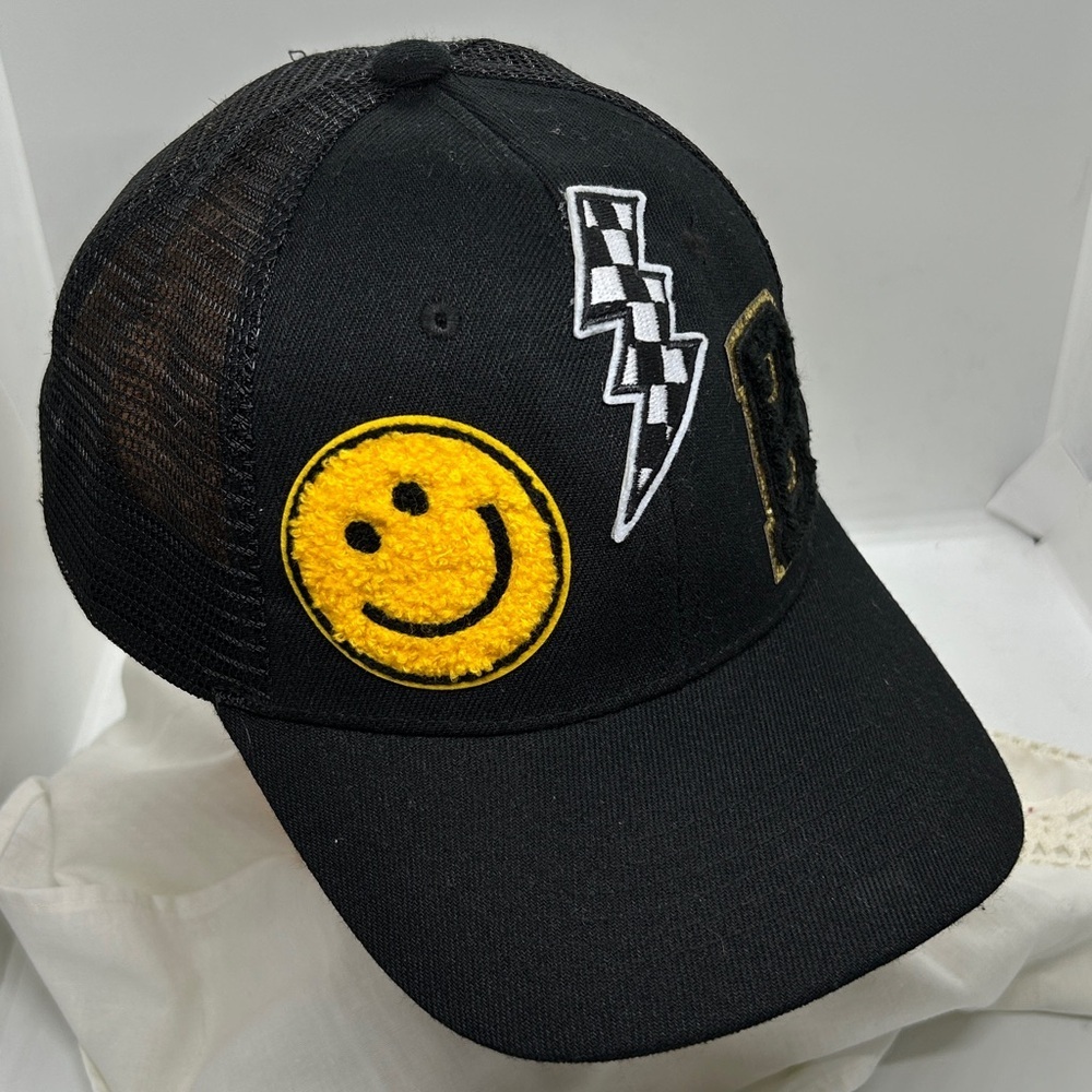 Black Unisex Smiley Trucker Hat.
NWOT. - Picture 2 of 9